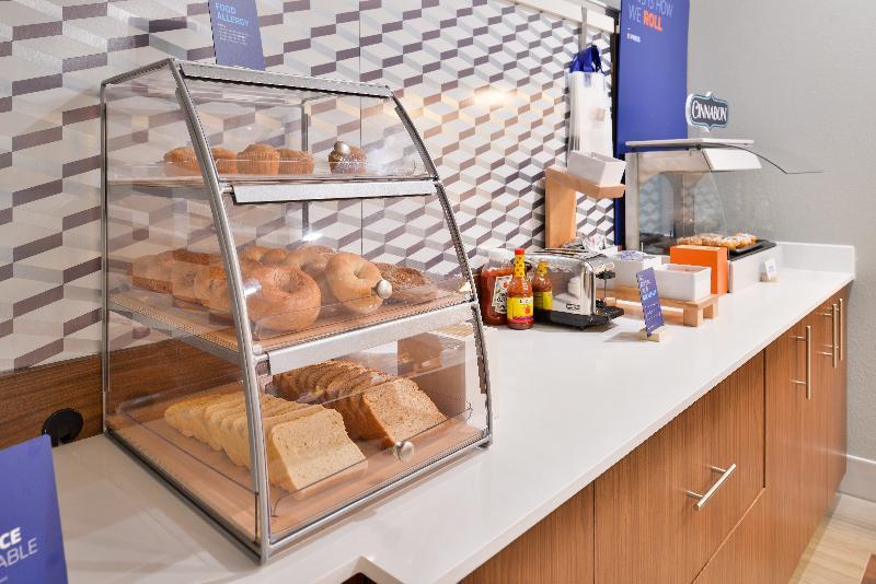 Holiday Inn Express - Early By Ihg Екстер'єр фото